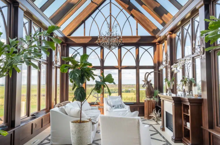 The Art of Combining Aesthetics and Functionality in Luxury Greenhouse Designs